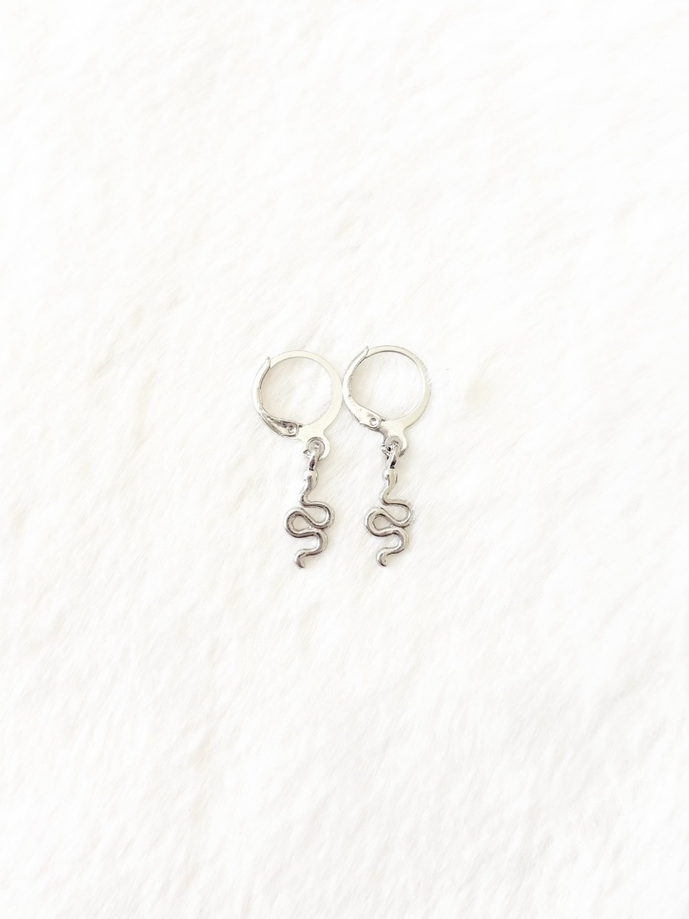 5/$15 🩷 MUST BUNDLE Silver Snake Charm Hoop Earrings - Minimal Dangle Earrings